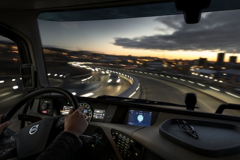 VOLVO TRUCKS-SISTEM INTEGRAT PENTRU SERVICII ŞI INFOTAINMENT